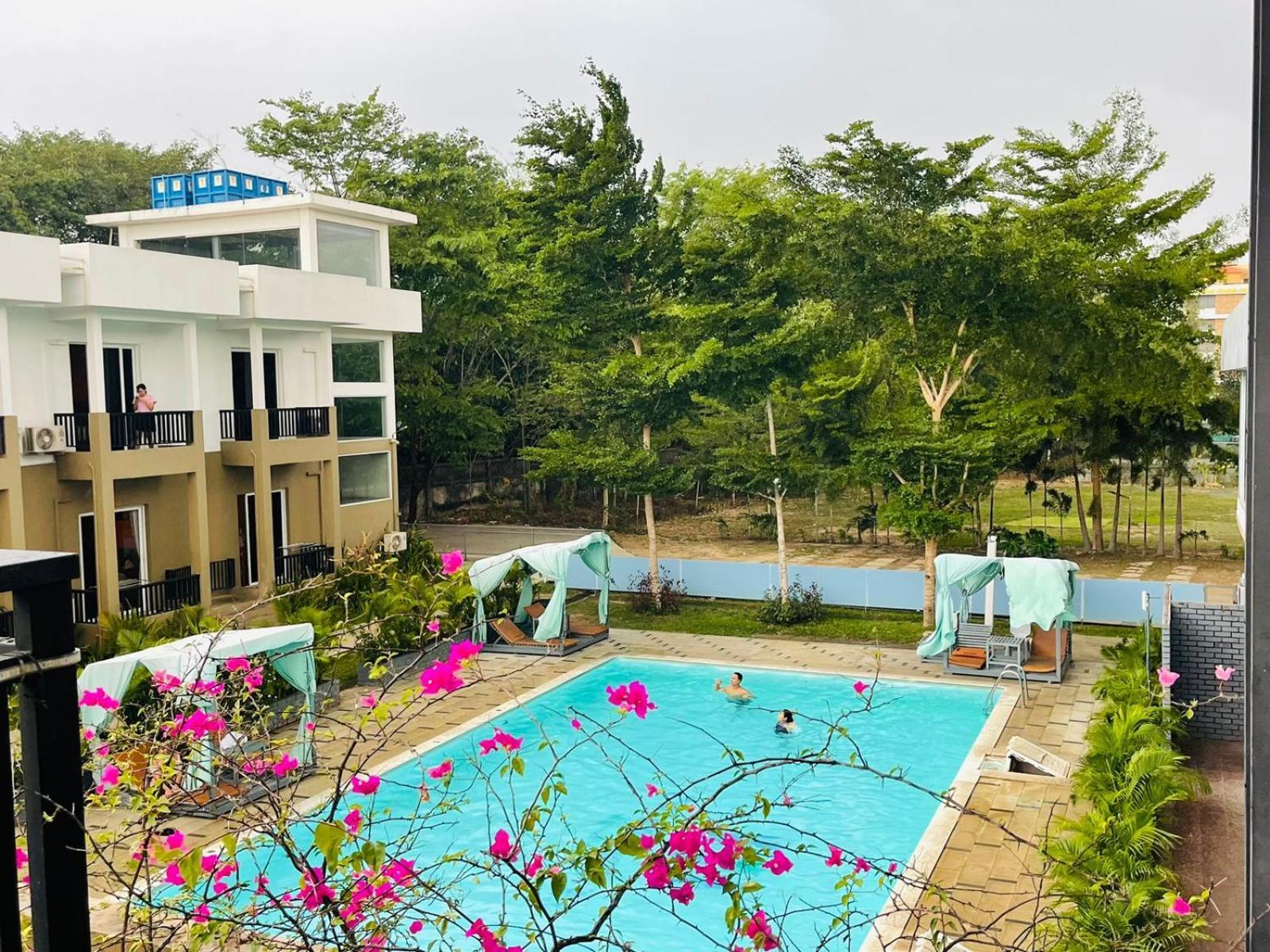 Wh Hotel & Service Apartment Thanlyin Dış mekan fotoğraf