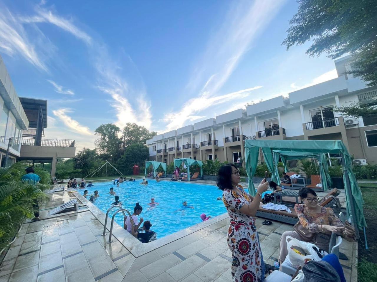Wh Hotel & Service Apartment Thanlyin Dış mekan fotoğraf