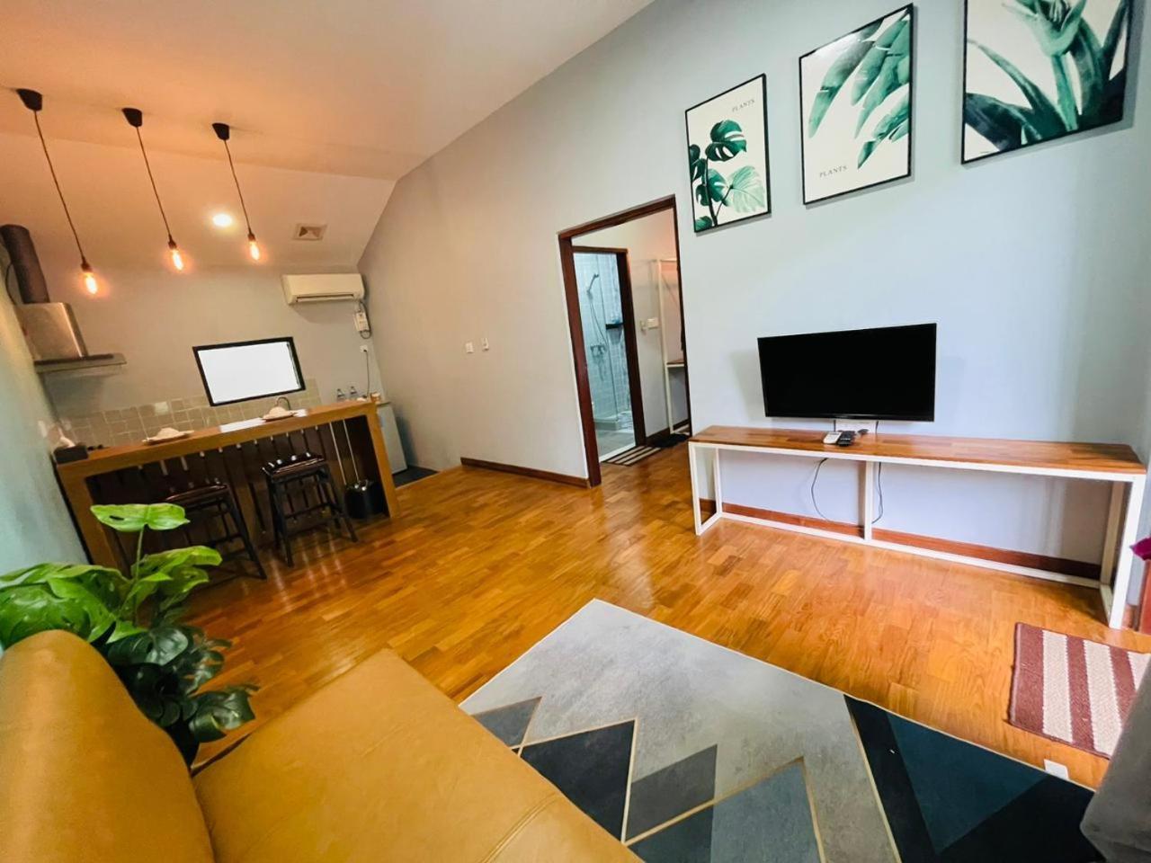 Wh Hotel & Service Apartment Thanlyin Dış mekan fotoğraf