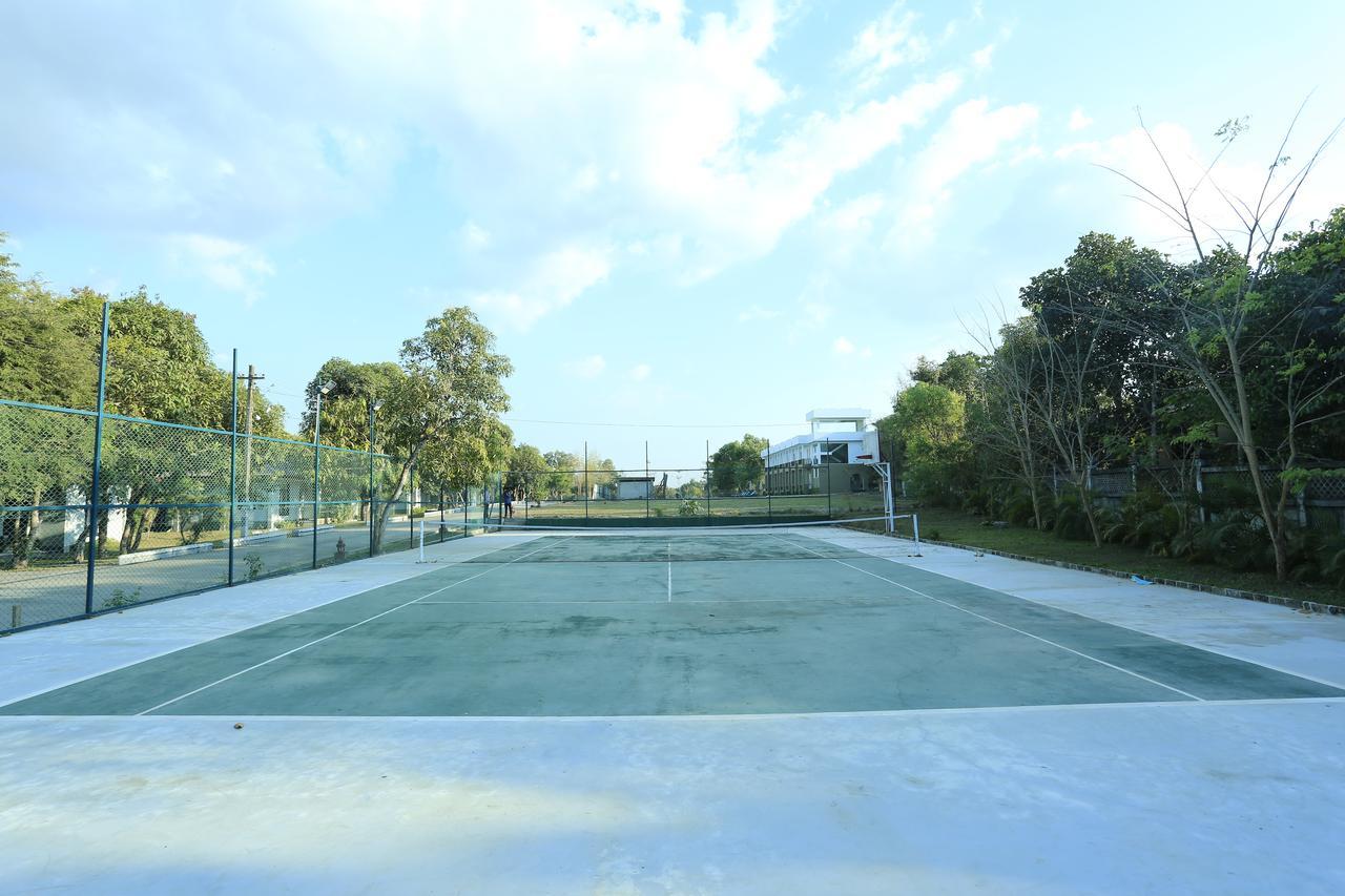 Wh Hotel & Service Apartment Thanlyin Dış mekan fotoğraf