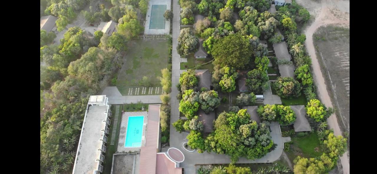 Wh Hotel & Service Apartment Thanlyin Dış mekan fotoğraf